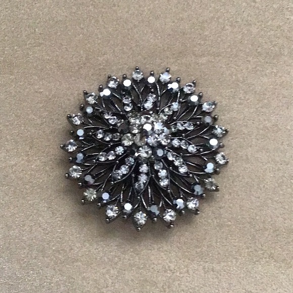 Brooches - Picture 2 of 4